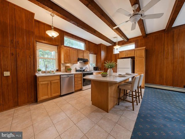 1746 GREEN VALLEY RD, Havertown, PA 19083