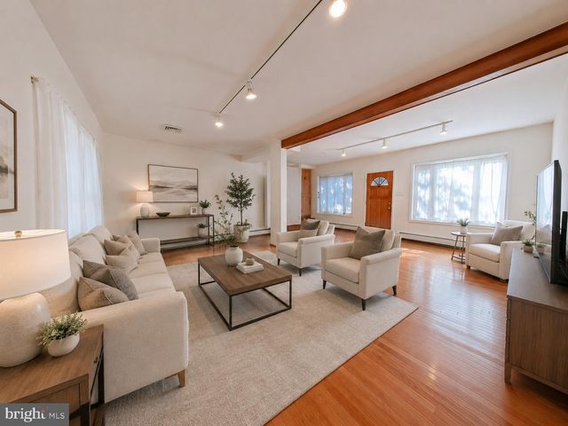 1746 GREEN VALLEY RD, Havertown, PA 19083