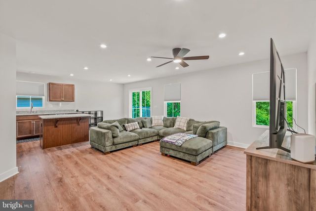 566 MAKERS WAY, Martinsburg, WV 25405