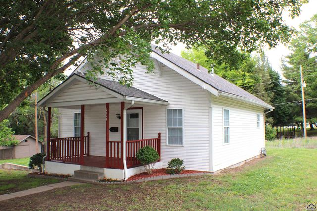 2504 SW Central Park AVE, Topeka, KS 66611