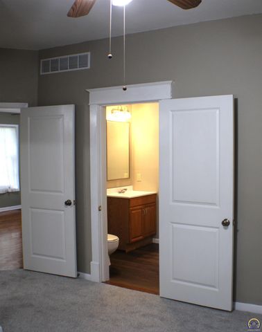 2504 SW Central Park AVE, Topeka, KS 66611