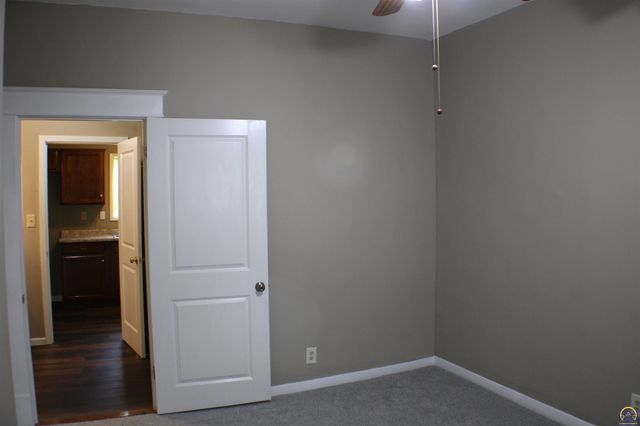 2504 SW Central Park AVE, Topeka, KS 66611