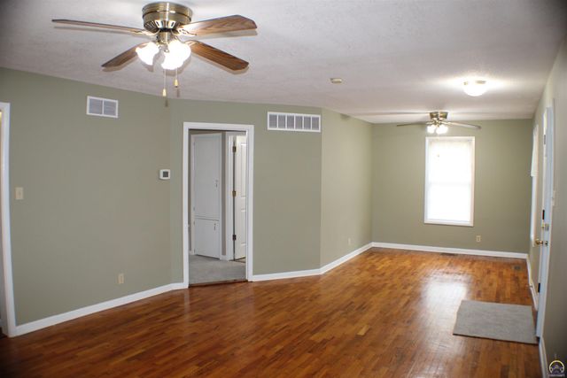 2504 SW Central Park AVE, Topeka, KS 66611