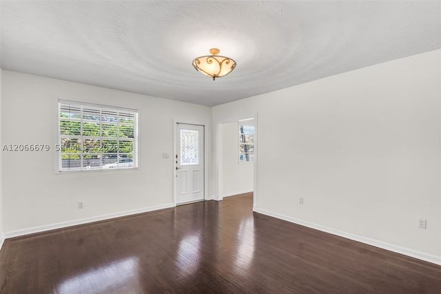 3640 SW 25th St 1, Miami, FL 33133