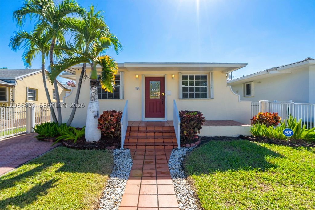 3640 SW 25th St 1, Miami, FL 33133