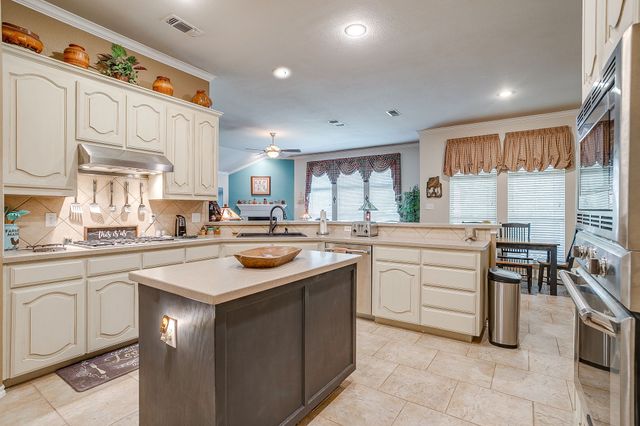 846 Valley Terrace Road, Burleson, TX 76028