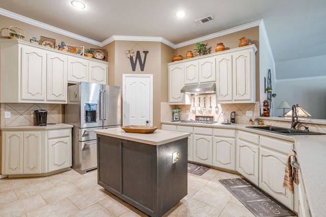 846 Valley Terrace Road, Burleson, TX 76028