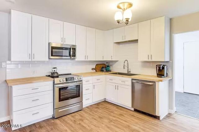 2723 TOWELL Street, Overgaard, AZ 85933