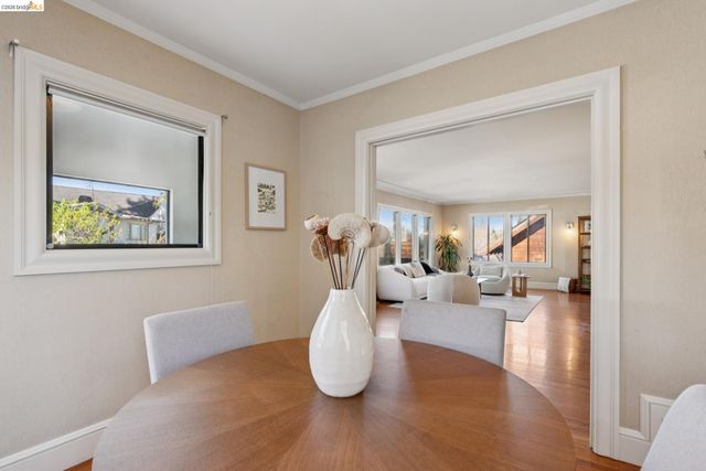 1210 Everett Ave, Oakland, CA 94602