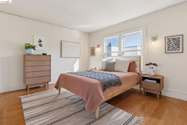 1210 Everett Ave, Oakland, CA 94602