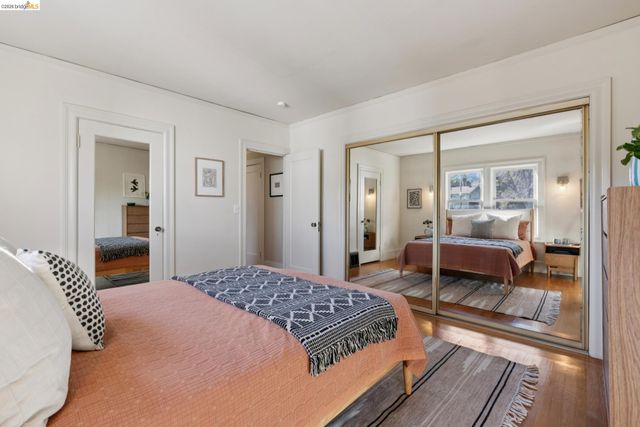 1210 Everett Ave, Oakland, CA 94602