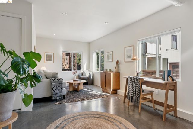 1210 Everett Ave, Oakland, CA 94602