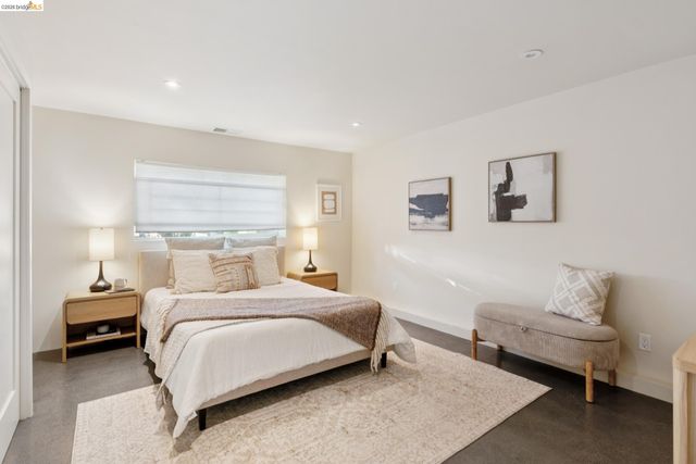 1210 Everett Ave, Oakland, CA 94602