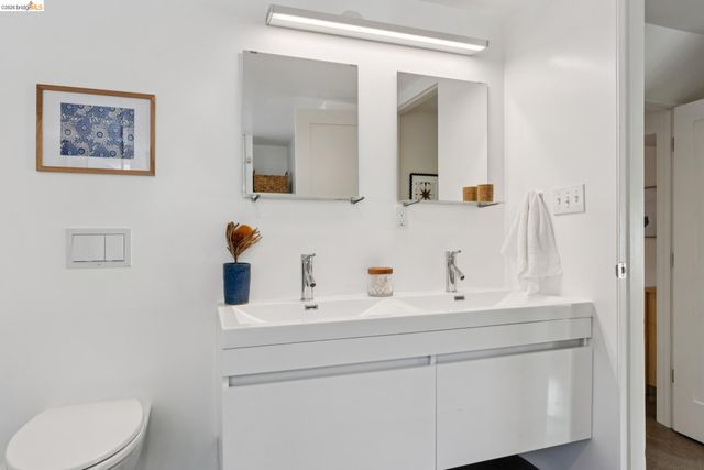 1210 Everett Ave, Oakland, CA 94602