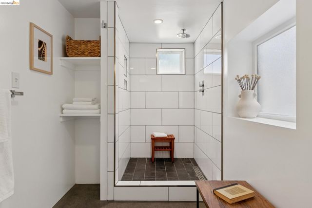 1210 Everett Ave, Oakland, CA 94602