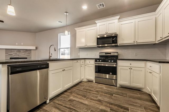 2541 Fallview Drive, Edmond, OK 73034