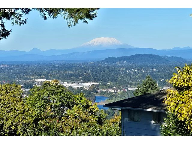 860 SKYLAND Dr, Lake Oswego, OR 97034