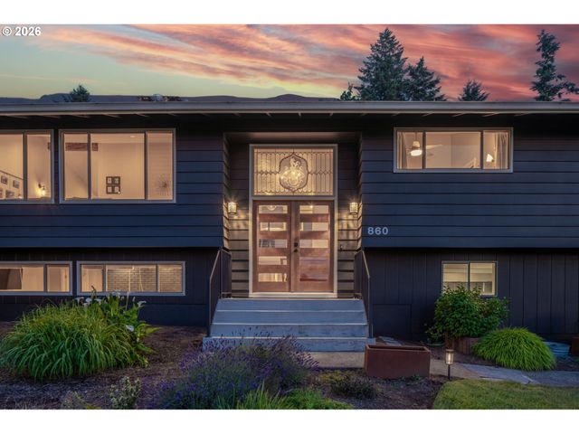 860 SKYLAND Dr, Lake Oswego, OR 97034