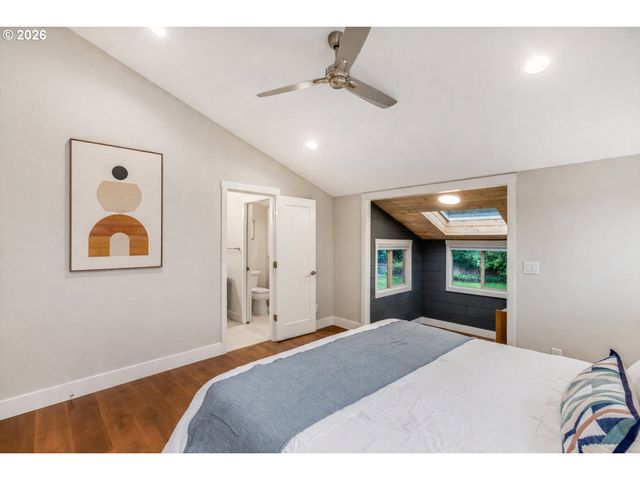 860 SKYLAND Dr, Lake Oswego, OR 97034