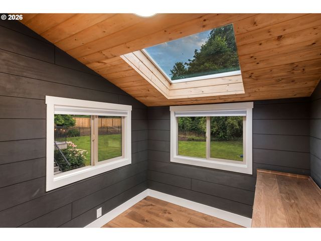 860 SKYLAND Dr, Lake Oswego, OR 97034