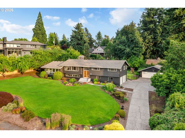 860 SKYLAND Dr, Lake Oswego, OR 97034