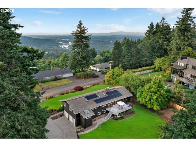 860 SKYLAND Dr, Lake Oswego, OR 97034