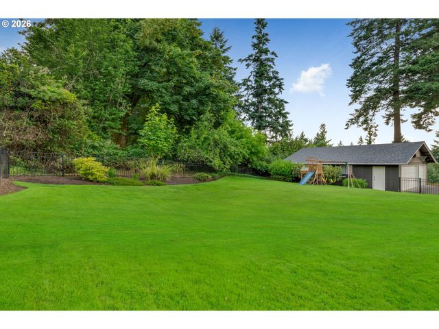 860 SKYLAND Dr, Lake Oswego, OR 97034