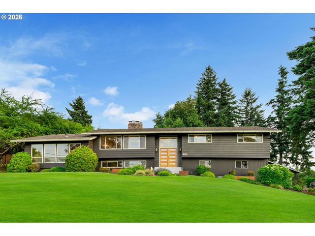 860 SKYLAND Dr, Lake Oswego, OR 97034