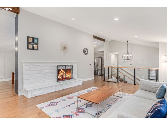 860 SKYLAND Dr, Lake Oswego, OR 97034