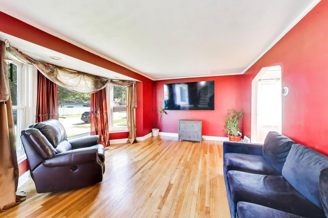 2923 W 97th Street, Evergreen Park, IL 60805