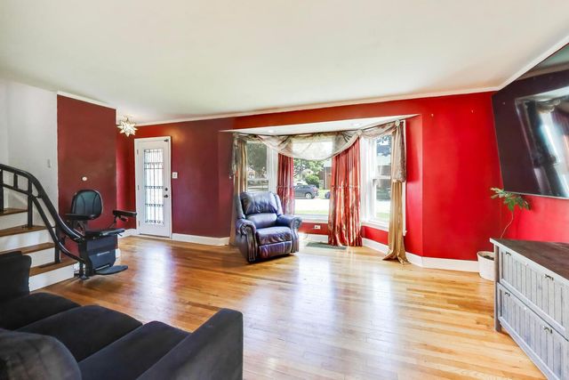 2923 W 97th Street, Evergreen Park, IL 60805