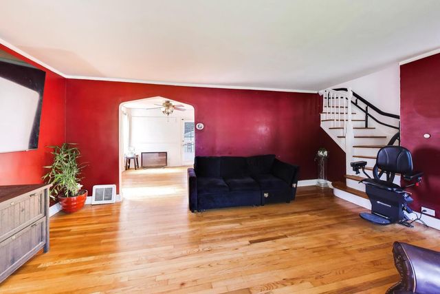 2923 W 97th Street, Evergreen Park, IL 60805