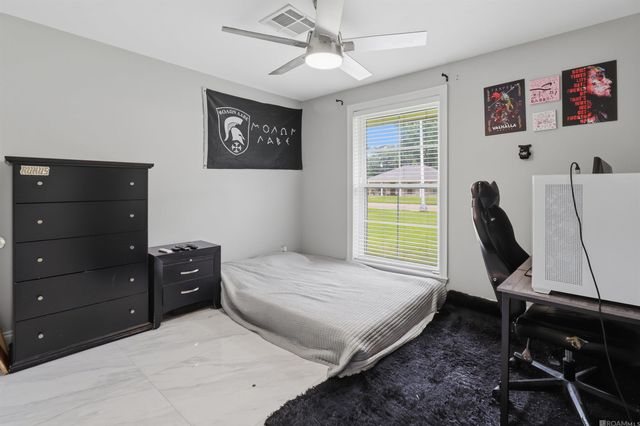 2500 Cavalier Dr, Denham Springs, LA 70726