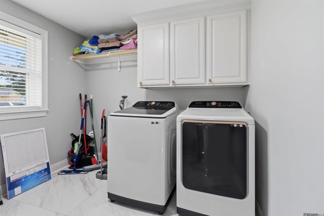 2500 Cavalier Dr, Denham Springs, LA 70726