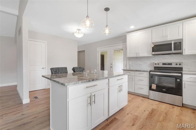 904 Ampere Place, Lake St Louis, MO 63367