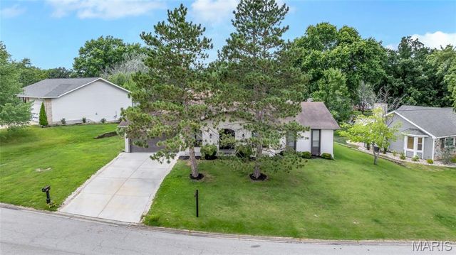904 Ampere Place, Lake St Louis, MO 63367