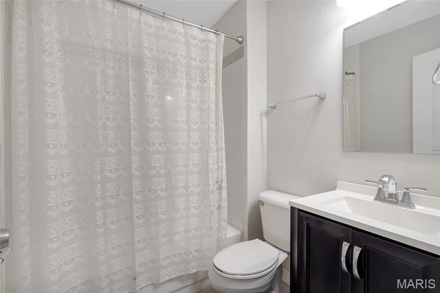 904 Ampere Place, Lake St Louis, MO 63367