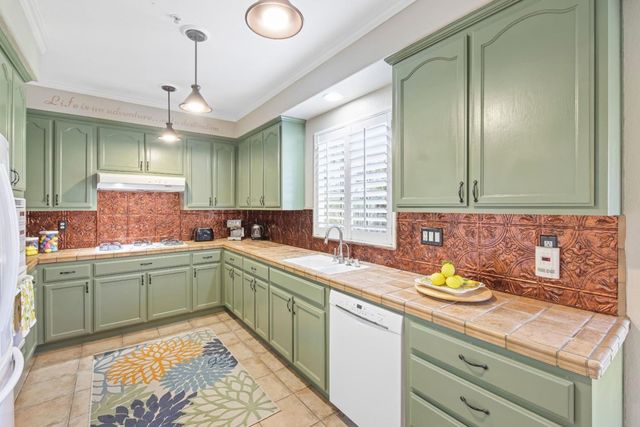 2 Donner Street, San Juan Bautista, CA 95045