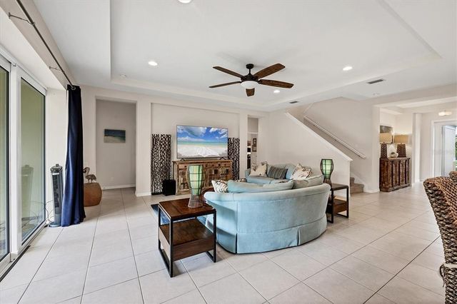 1038 BUTTERCUP GLEN, Bradenton, FL 34212
