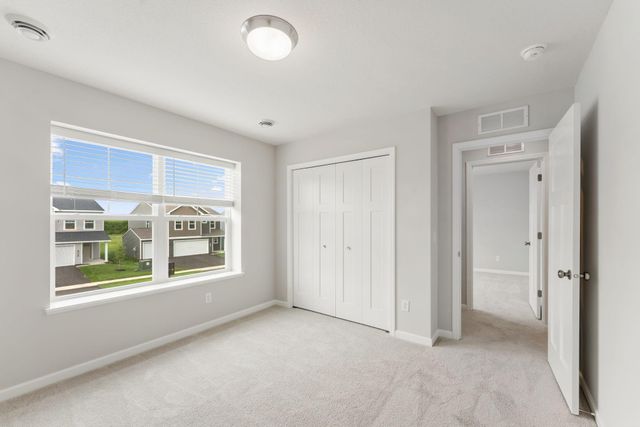 1055 Adamstown Drive, Rosemount, MN 55068