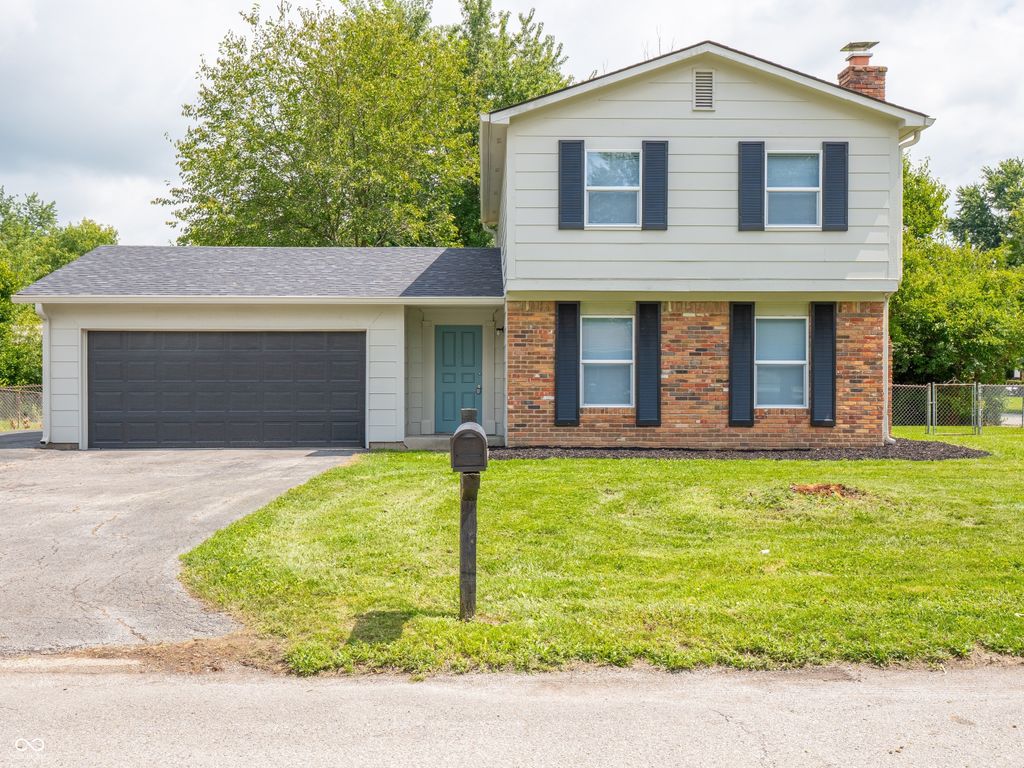 4441 Greenmeadow Circle, Indianapolis, IN 46235