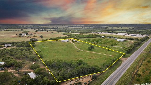 4355 N State Highway 16, Jourdanton, TX 78026