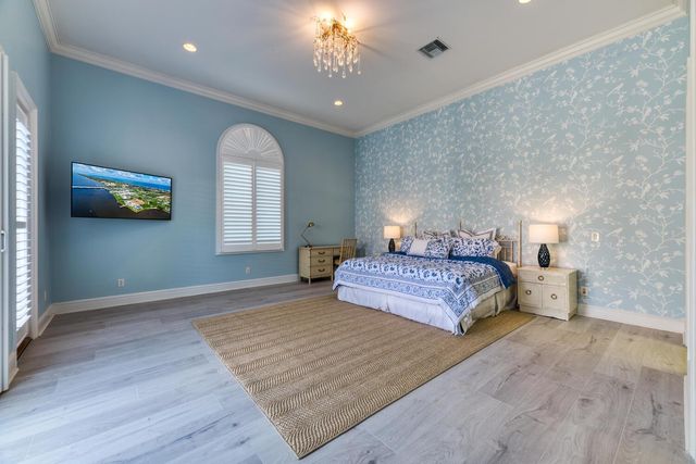2258 E Ibis Isle Rd Road E, Palm Beach, FL 33480