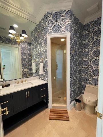 2258 E Ibis Isle Rd Road E, Palm Beach, FL 33480