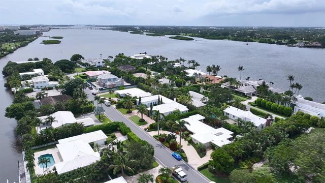 2258 E Ibis Isle Rd Road E, Palm Beach, FL 33480