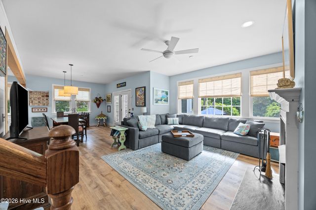 5068 Glen Cove Drive SE, Southport, NC 28461