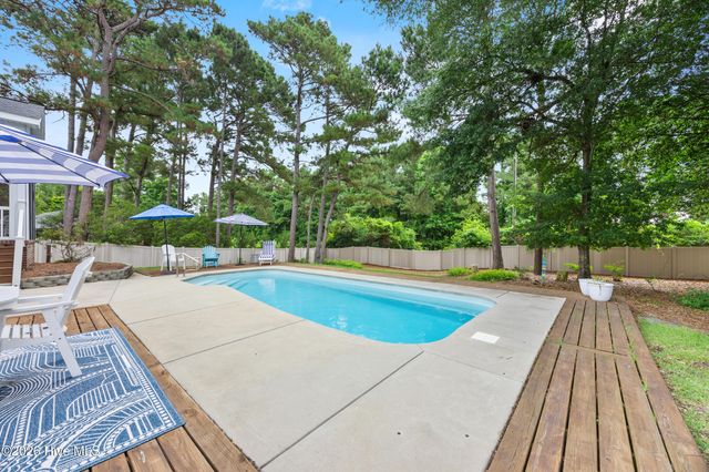 5068 Glen Cove Drive SE, Southport, NC 28461
