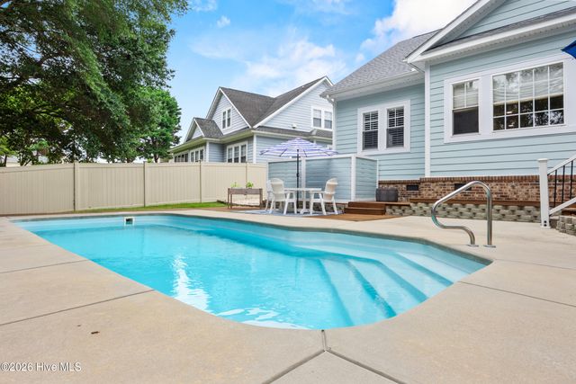 5068 Glen Cove Drive SE, Southport, NC 28461