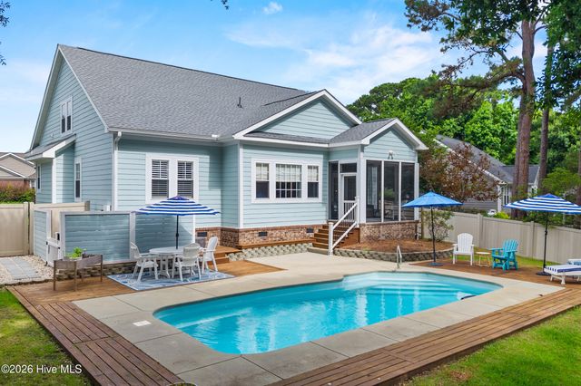 5068 Glen Cove Drive SE, Southport, NC 28461