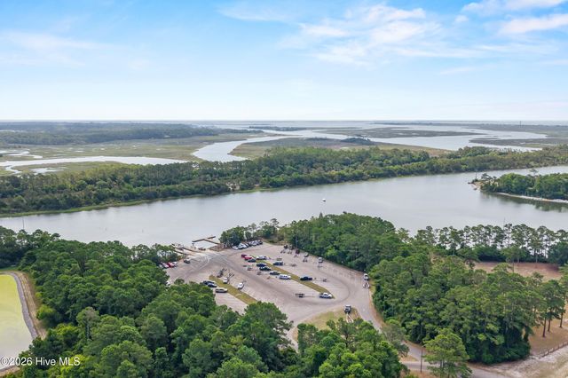 5068 Glen Cove Drive SE, Southport, NC 28461